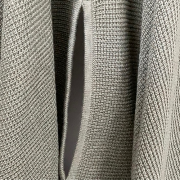 Lululemon Forward Flow Green Poncho - Picture 6 of 6